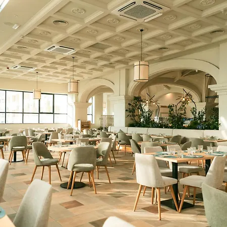 Pontiana Thalasso فندق 5*